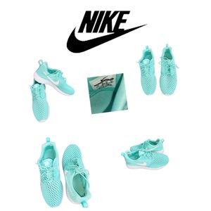 NIKE ROSHE ONE FLIGHT WEIGHT GS YOUTH SNEAKERS